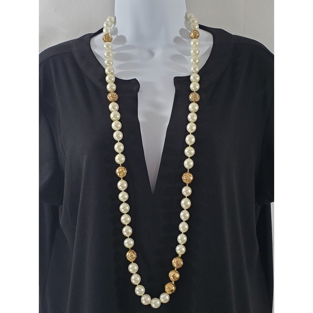 Vintage 21.5" Long Strand Off White Faux Pearls Rose Beads